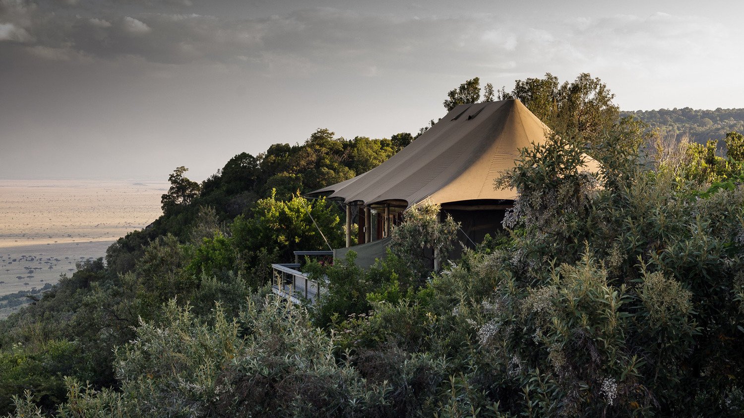 angama-mara-suite-on-oloololo-escarpment-featured-16x9